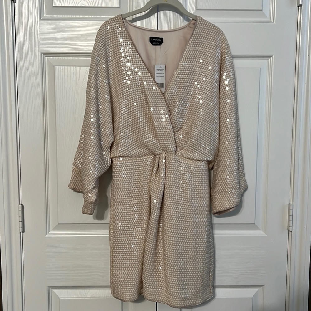 BNWT Bebe Kimono Sequin Mini Dress size Small